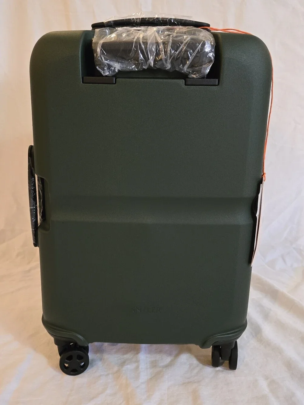 NWT Antler Single Stripe Expandable Carry-on Spinner Antler Green